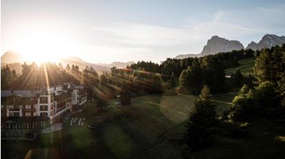 Unser Hotel in der Abendsonne