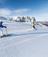 Zwei Personen beim Skifahren auf der Seiser Alm
