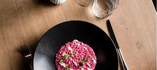 Beetroot risotto with fine garnish