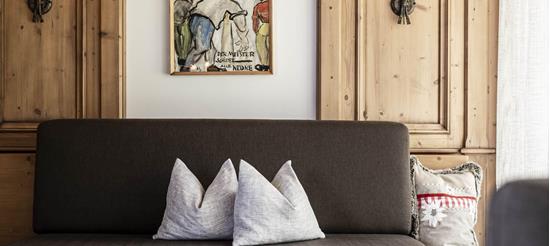 steger-dellai-hotel-detail-couch-hniederk-4319
