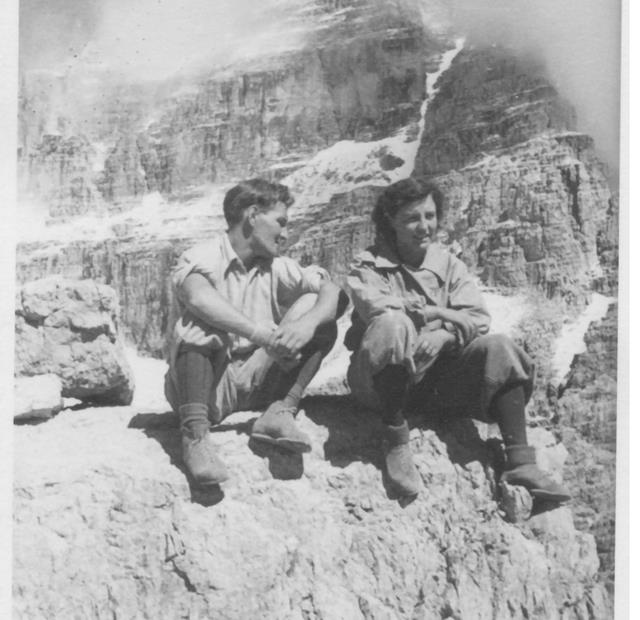 Una foto in bianco e nero di Hans e Paula